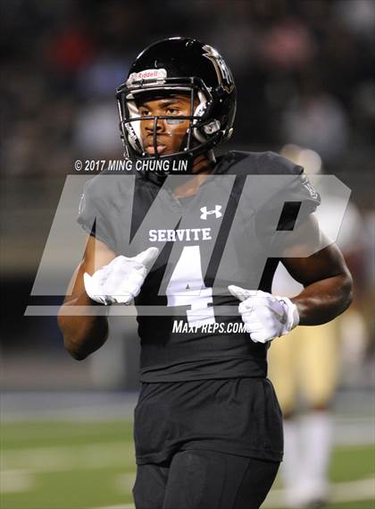 Thumbnail 2 in Servite vs. St. John Bosco photogallery.