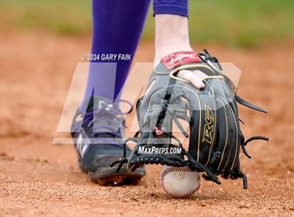 Thumbnail 1 in Grundy County vs Silverdale Academy (Wildcat Classic) photogallery.
