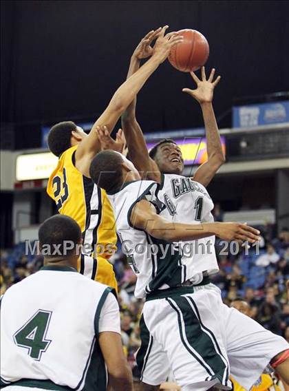 Thumbnail 1 in Bishop O'Dowd vs. El Cerrito (CIF NorCal D3 Regional Final) photogallery.