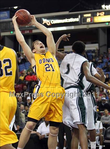 Thumbnail 1 in Bishop O'Dowd vs. El Cerrito (CIF NorCal D3 Regional Final) photogallery.