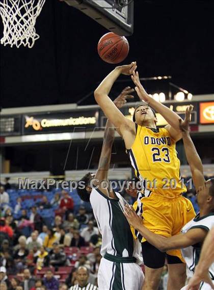 Thumbnail 1 in Bishop O'Dowd vs. El Cerrito (CIF NorCal D3 Regional Final) photogallery.