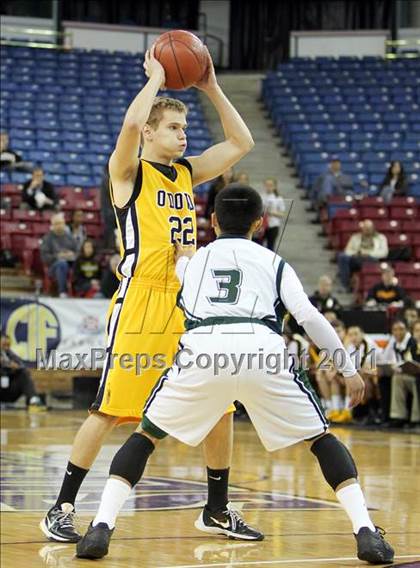 Thumbnail 3 in Bishop O'Dowd vs. El Cerrito (CIF NorCal D3 Regional Final) photogallery.