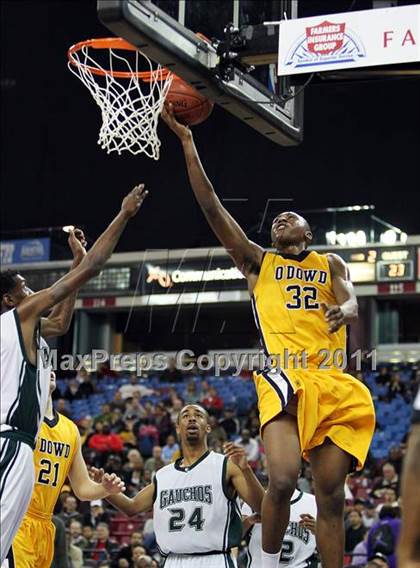 Thumbnail 3 in Bishop O'Dowd vs. El Cerrito (CIF NorCal D3 Regional Final) photogallery.