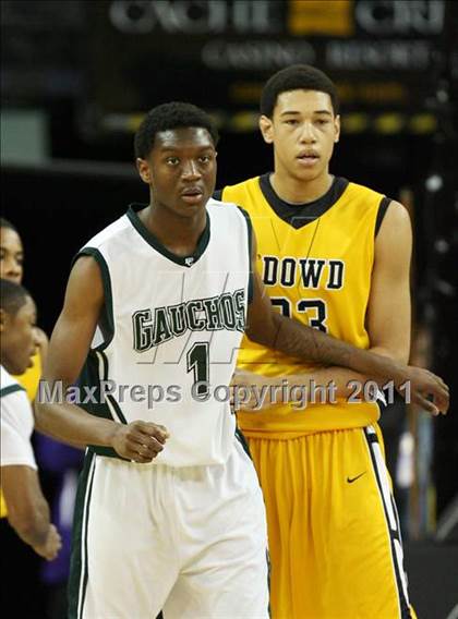 Thumbnail 2 in Bishop O'Dowd vs. El Cerrito (CIF NorCal D3 Regional Final) photogallery.