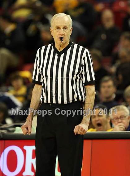 Thumbnail 2 in Bishop O'Dowd vs. El Cerrito (CIF NorCal D3 Regional Final) photogallery.