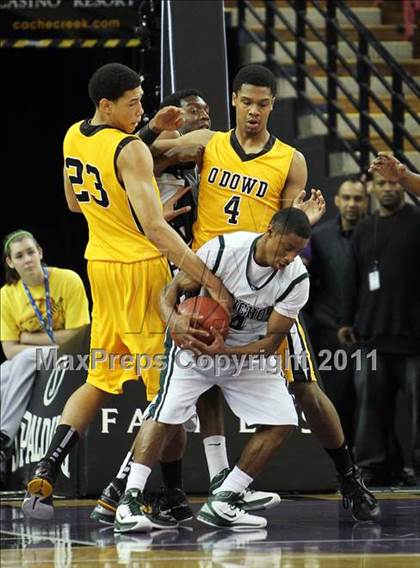 Thumbnail 1 in Bishop O'Dowd vs. El Cerrito (CIF NorCal D3 Regional Final) photogallery.