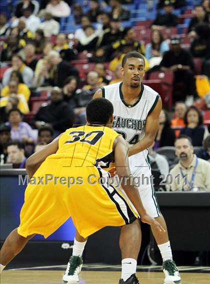 Thumbnail 3 in Bishop O'Dowd vs. El Cerrito (CIF NorCal D3 Regional Final) photogallery.