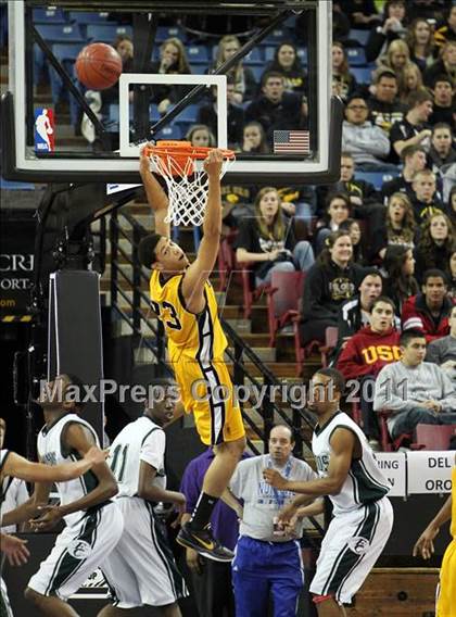 Thumbnail 3 in Bishop O'Dowd vs. El Cerrito (CIF NorCal D3 Regional Final) photogallery.