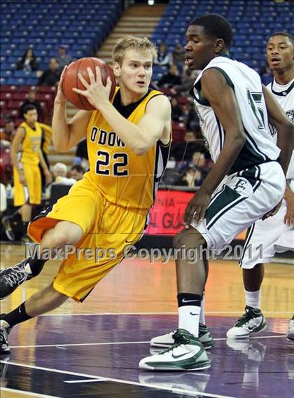 Thumbnail 3 in Bishop O'Dowd vs. El Cerrito (CIF NorCal D3 Regional Final) photogallery.