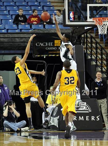 Thumbnail 1 in Bishop O'Dowd vs. El Cerrito (CIF NorCal D3 Regional Final) photogallery.