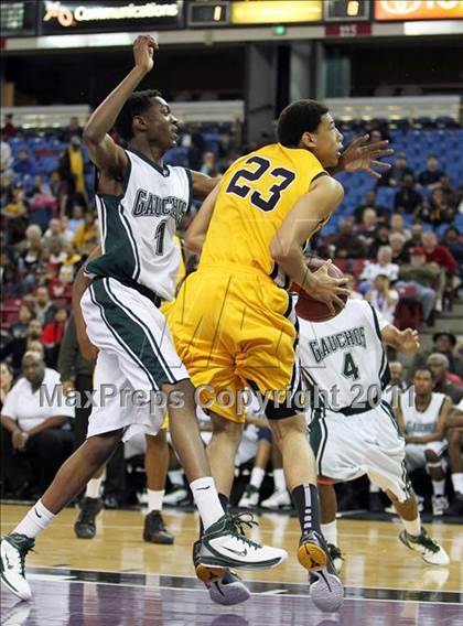 Thumbnail 1 in Bishop O'Dowd vs. El Cerrito (CIF NorCal D3 Regional Final) photogallery.