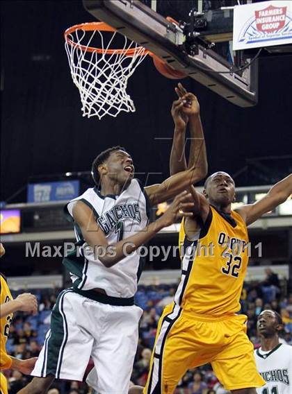 Thumbnail 3 in Bishop O'Dowd vs. El Cerrito (CIF NorCal D3 Regional Final) photogallery.