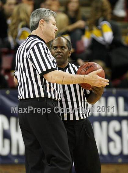 Thumbnail 1 in Bishop O'Dowd vs. El Cerrito (CIF NorCal D3 Regional Final) photogallery.