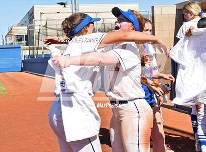 Thumbnail 3 in Bishop Gorman vs Silverado (NIAA 4A State Final) photogallery.