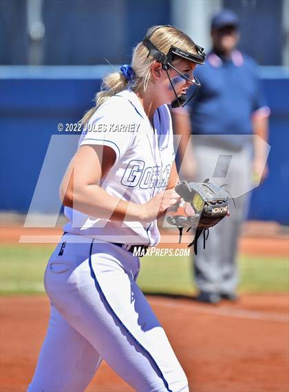 Thumbnail 3 in Bishop Gorman vs Silverado (NIAA 4A State Final) photogallery.