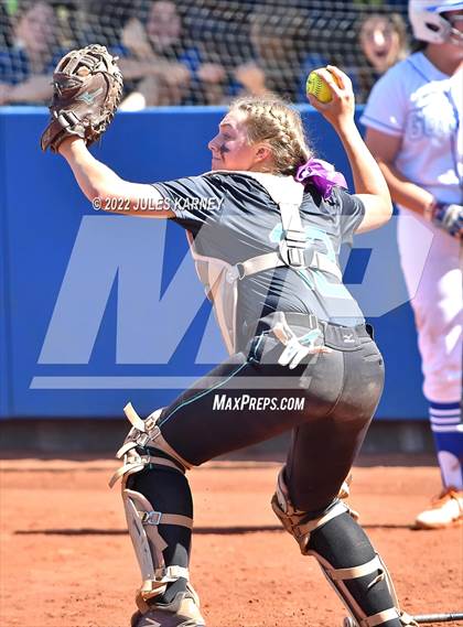 Thumbnail 2 in Bishop Gorman vs Silverado (NIAA 4A State Final) photogallery.