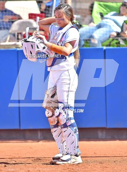 Thumbnail 2 in Bishop Gorman vs Silverado (NIAA 4A State Final) photogallery.