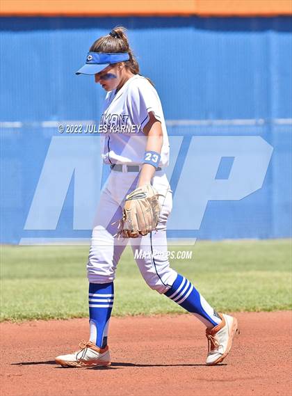 Thumbnail 3 in Bishop Gorman vs Silverado (NIAA 4A State Final) photogallery.