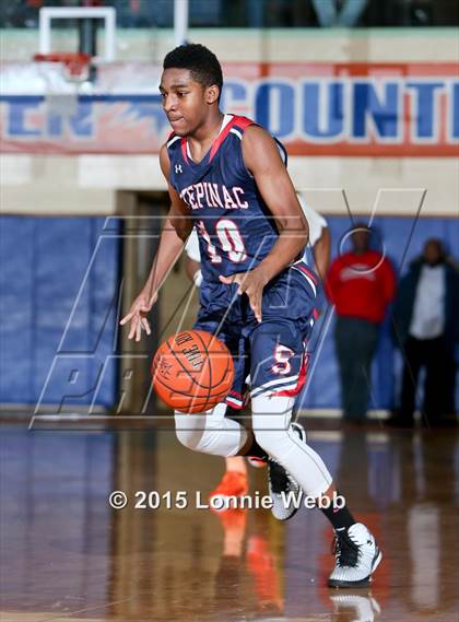 Thumbnail 3 in St. Raymond vs Stepinac (CHSAA AA Quarterfinal) photogallery.