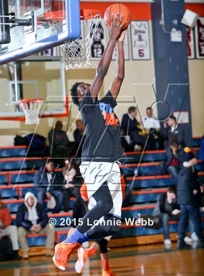 Thumbnail 2 in St. Raymond vs Stepinac (CHSAA AA Quarterfinal) photogallery.