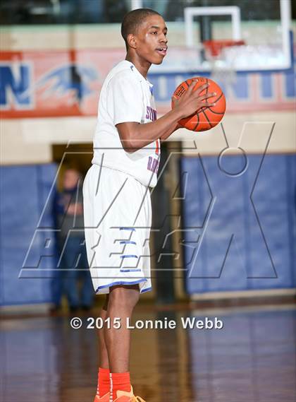 Thumbnail 2 in St. Raymond vs Stepinac (CHSAA AA Quarterfinal) photogallery.