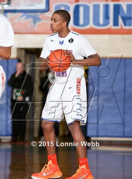 Thumbnail 2 in St. Raymond vs Stepinac (CHSAA AA Quarterfinal) photogallery.