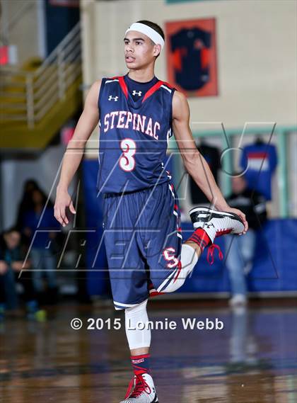 Thumbnail 1 in St. Raymond vs Stepinac (CHSAA AA Quarterfinal) photogallery.