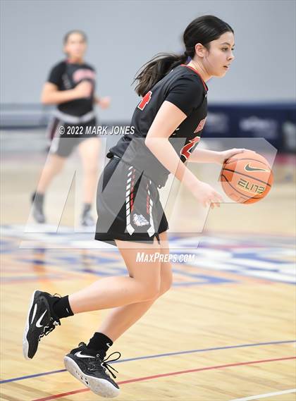 Thumbnail 1 in Folsom vs. Perry (Nike Tournament of Champions) - Joe Smith Division Championship photogallery.