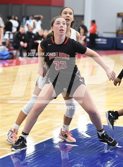 Thumbnail 2 in Folsom vs. Perry (Nike Tournament of Champions) - Joe Smith Division Championship photogallery.