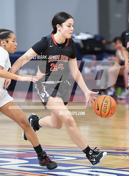 Thumbnail 3 in Folsom vs. Perry (Nike Tournament of Champions) - Joe Smith Division Championship photogallery.