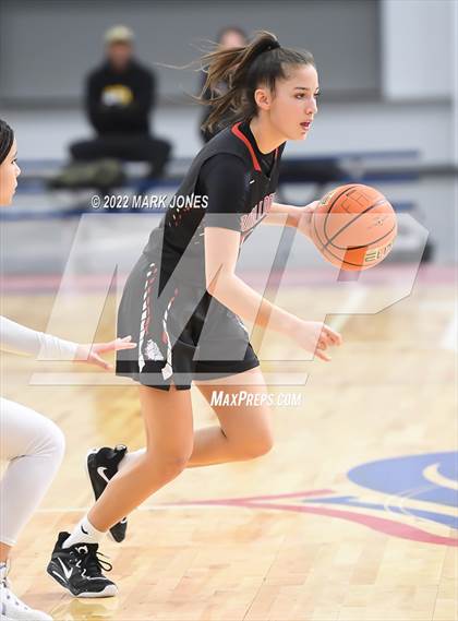 Thumbnail 1 in Folsom vs. Perry (Nike Tournament of Champions) - Joe Smith Division Championship photogallery.
