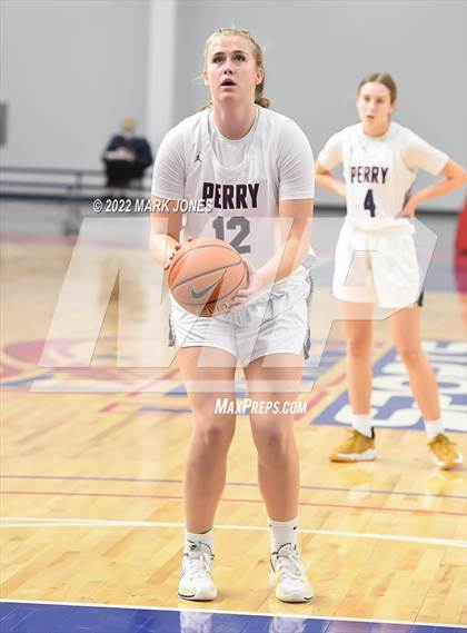 Thumbnail 3 in Folsom vs. Perry (Nike Tournament of Champions) - Joe Smith Division Championship photogallery.