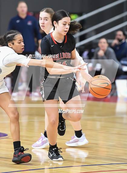 Thumbnail 3 in Folsom vs. Perry (Nike Tournament of Champions) - Joe Smith Division Championship photogallery.