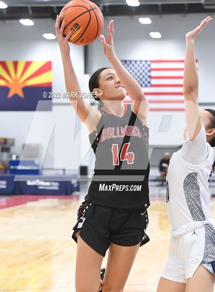 Thumbnail 3 in Folsom vs. Perry (Nike Tournament of Champions) - Joe Smith Division Championship photogallery.