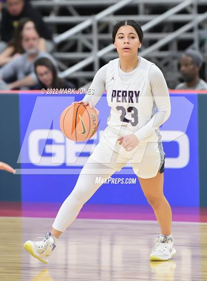Thumbnail 2 in Folsom vs. Perry (Nike Tournament of Champions) - Joe Smith Division Championship photogallery.