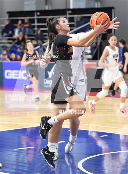 Thumbnail 3 in Folsom vs. Perry (Nike Tournament of Champions) - Joe Smith Division Championship photogallery.