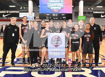 Thumbnail 2 in Folsom vs. Perry (Nike Tournament of Champions) - Joe Smith Division Championship photogallery.