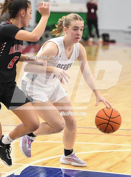Thumbnail 3 in Folsom vs. Perry (Nike Tournament of Champions) - Joe Smith Division Championship photogallery.