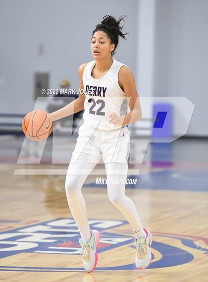 Thumbnail 2 in Folsom vs. Perry (Nike Tournament of Champions) - Joe Smith Division Championship photogallery.