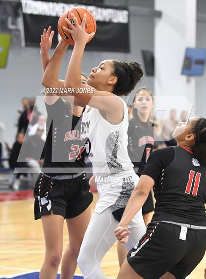 Thumbnail 3 in Folsom vs. Perry (Nike Tournament of Champions) - Joe Smith Division Championship photogallery.
