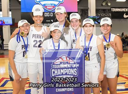 Thumbnail 2 in Folsom vs. Perry (Nike Tournament of Champions) - Joe Smith Division Championship photogallery.