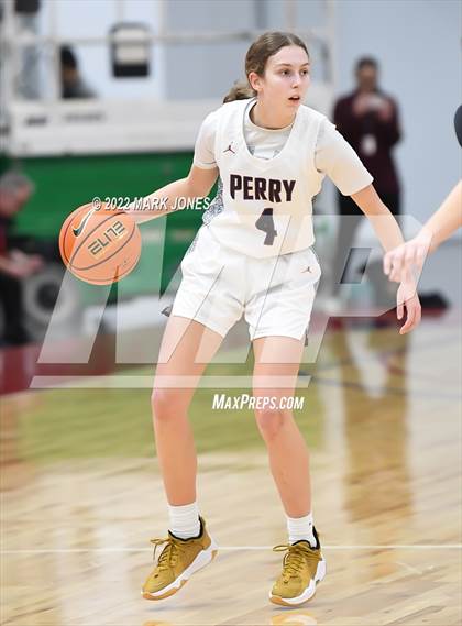 Thumbnail 1 in Folsom vs. Perry (Nike Tournament of Champions) - Joe Smith Division Championship photogallery.