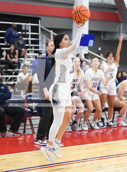 Thumbnail 3 in Folsom vs. Perry (Nike Tournament of Champions) - Joe Smith Division Championship photogallery.