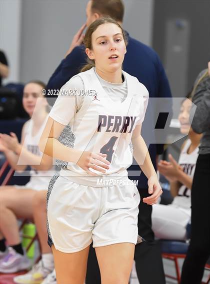 Thumbnail 1 in Folsom vs. Perry (Nike Tournament of Champions) - Joe Smith Division Championship photogallery.