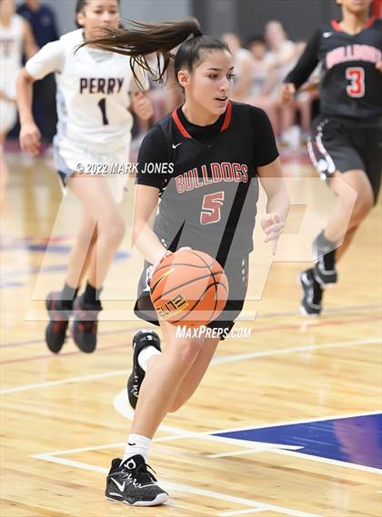 Thumbnail 2 in Folsom vs. Perry (Nike Tournament of Champions) - Joe Smith Division Championship photogallery.