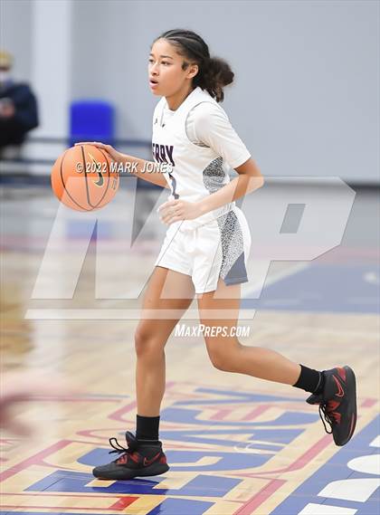 Thumbnail 3 in Folsom vs. Perry (Nike Tournament of Champions) - Joe Smith Division Championship photogallery.