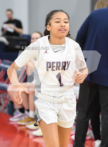 Thumbnail 3 in Folsom vs. Perry (Nike Tournament of Champions) - Joe Smith Division Championship photogallery.