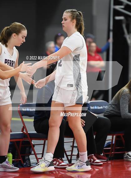 Thumbnail 2 in Folsom vs. Perry (Nike Tournament of Champions) - Joe Smith Division Championship photogallery.