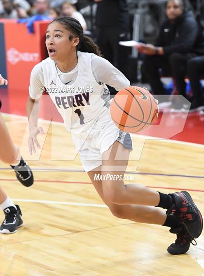 Thumbnail 1 in Folsom vs. Perry (Nike Tournament of Champions) - Joe Smith Division Championship photogallery.