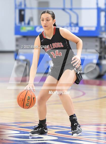 Thumbnail 2 in Folsom vs. Perry (Nike Tournament of Champions) - Joe Smith Division Championship photogallery.
